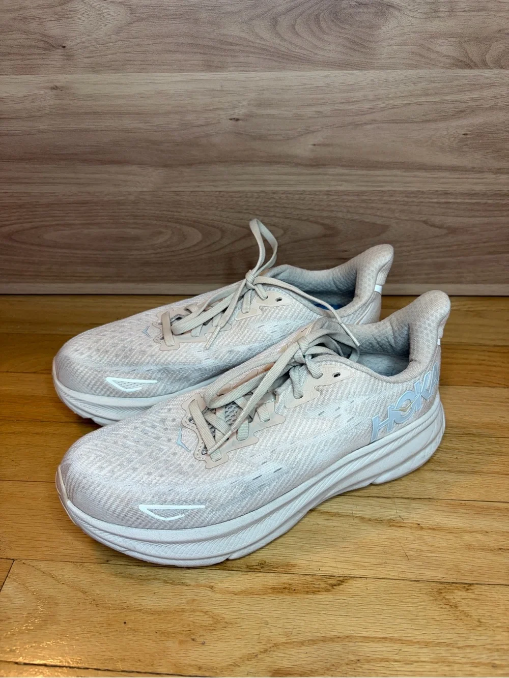 Hoka Women's Clifton 9 Sneakers - Size 7.5